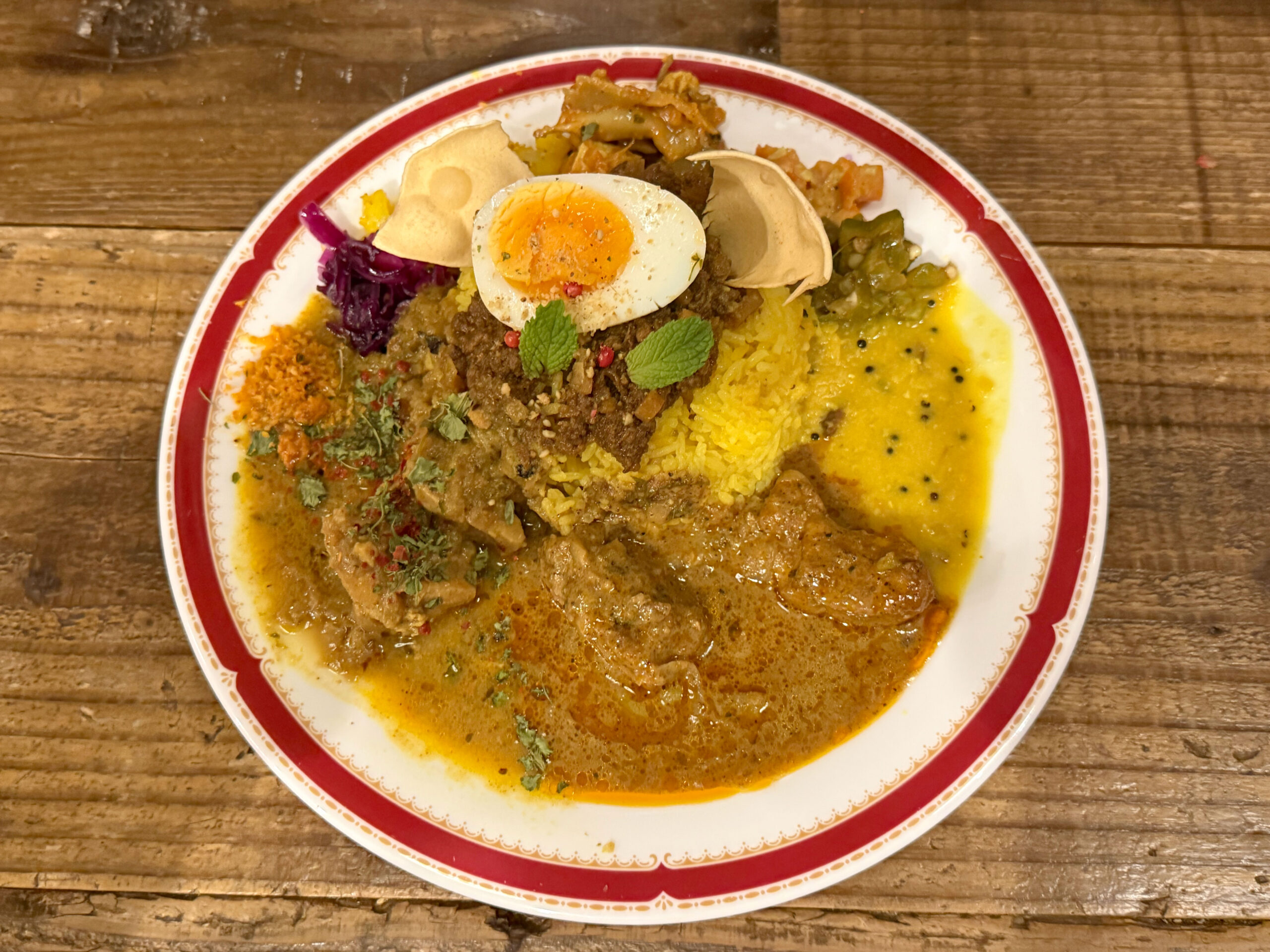 3種あいがけ(初恋チキン・スパイスラムキーマ・スペシャルカレー)、大盛