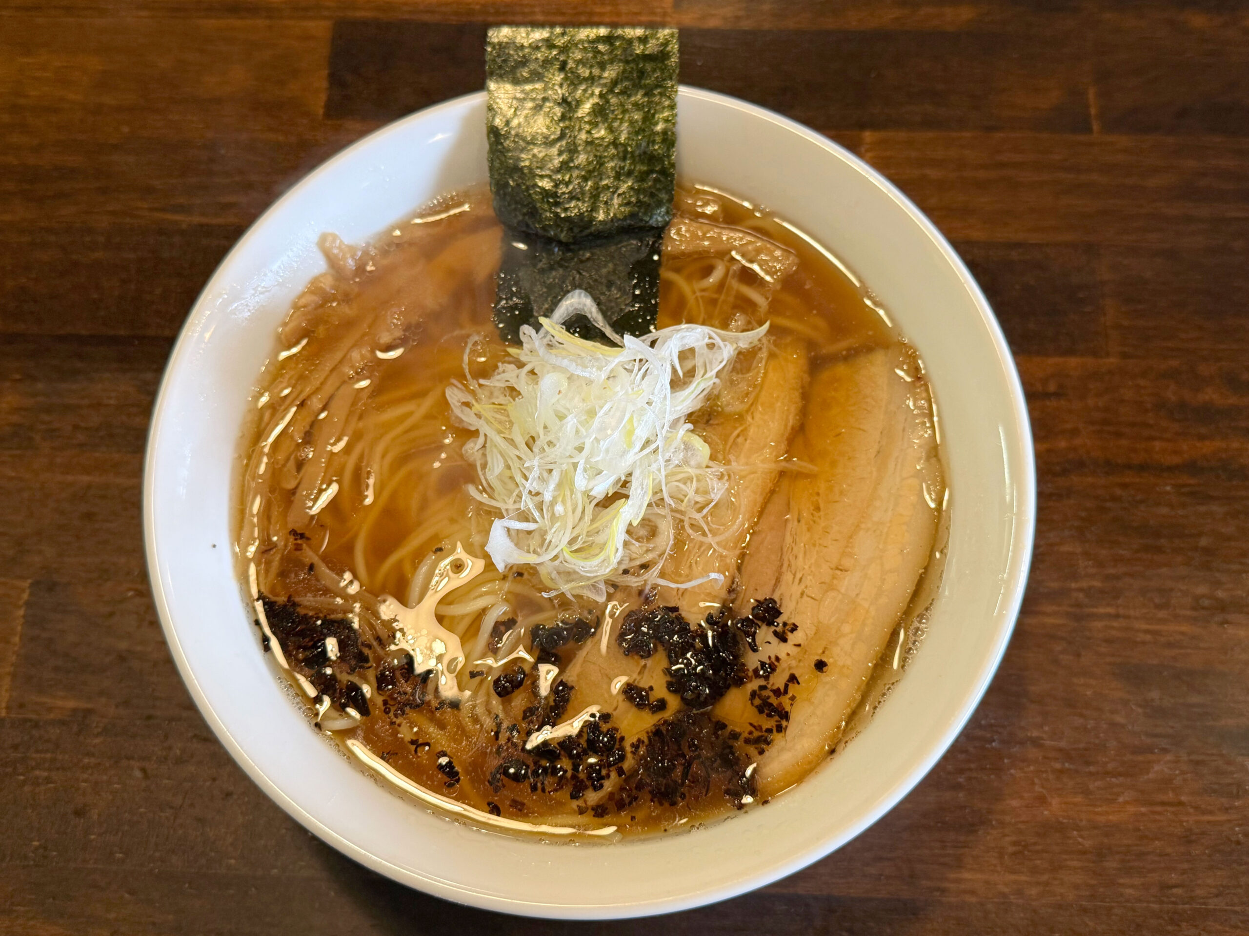 醤油焦がしネギラーメン大