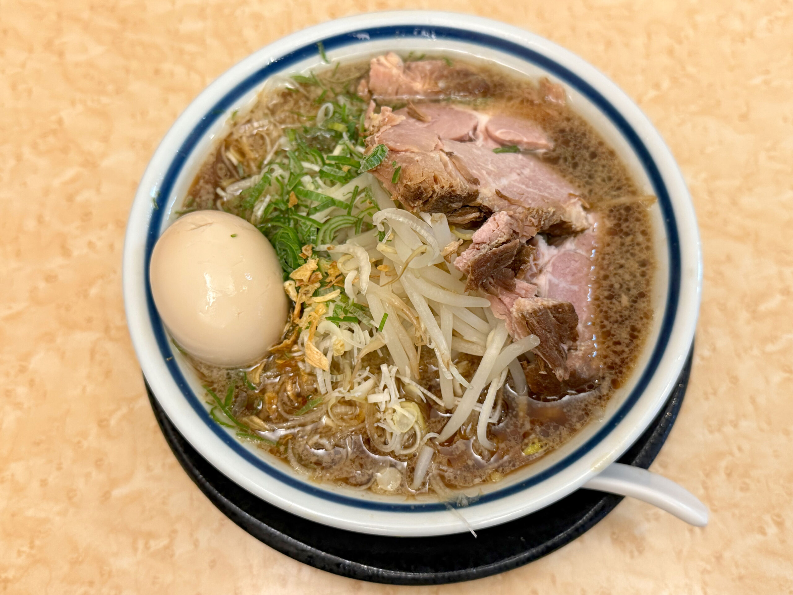 醤油ラーメン、味付玉子