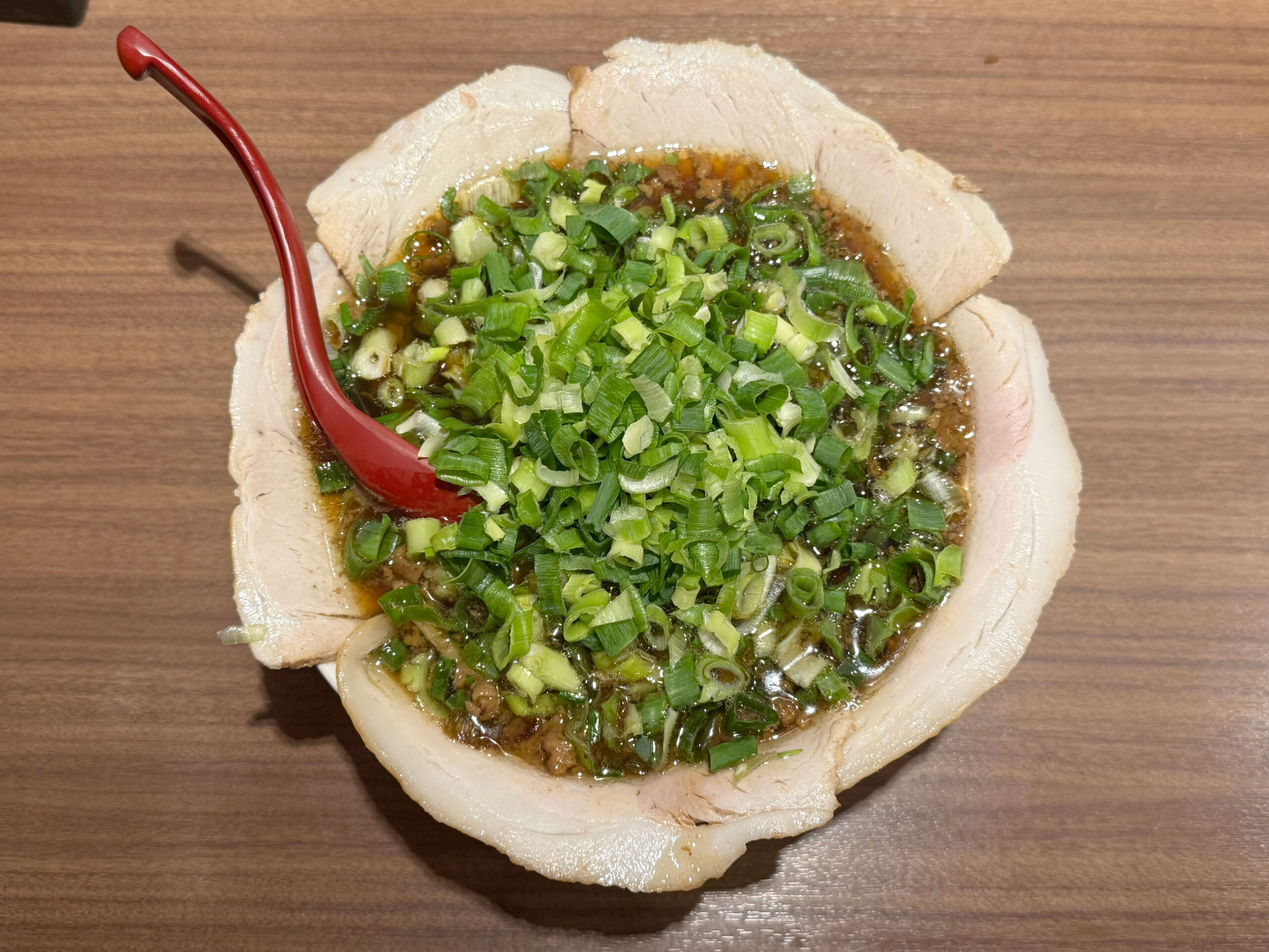 チャーシュー麺、ネギ増し
