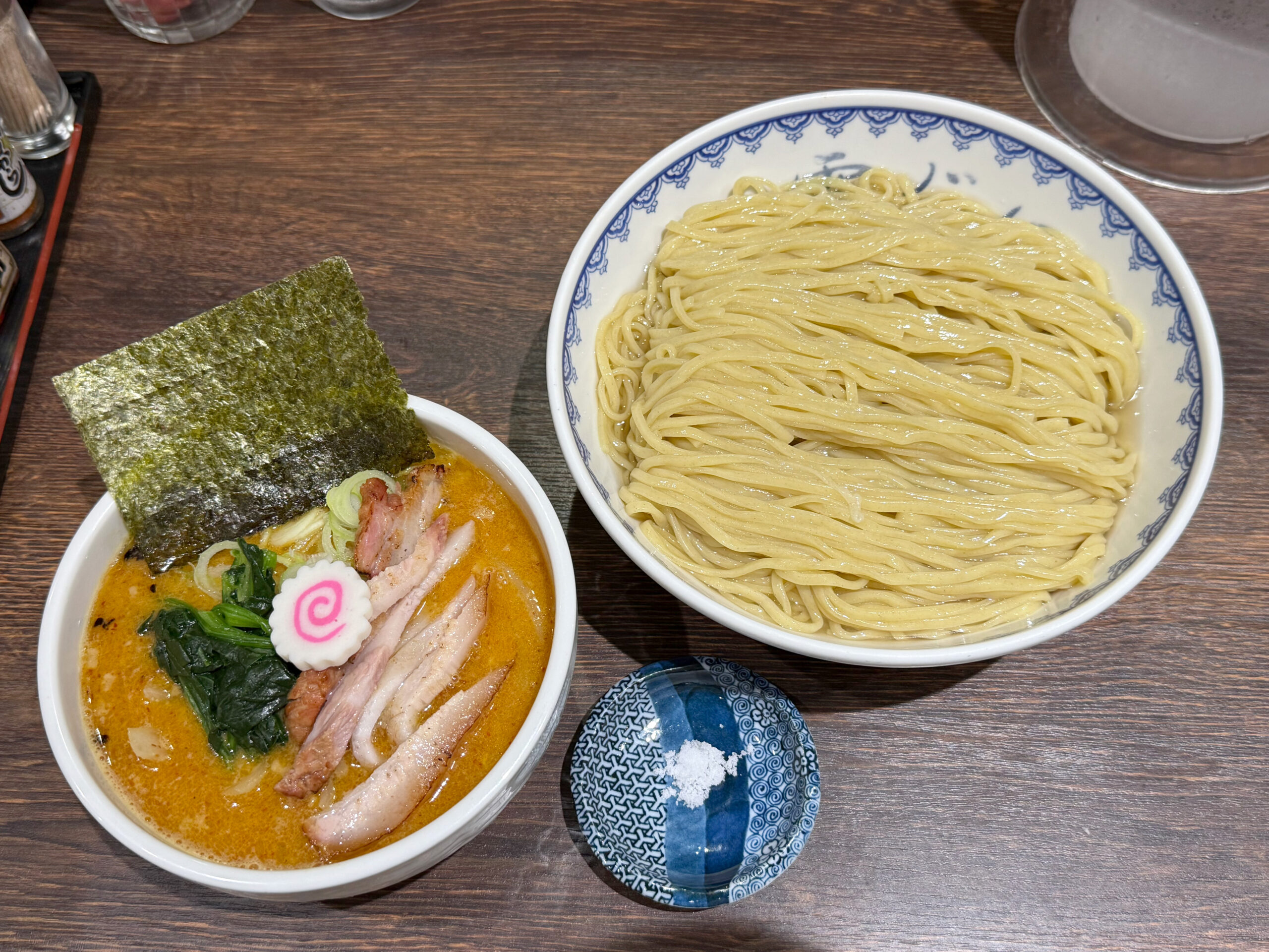 【限定】平打ち麺で食すピリ辛味噌つけ麺 〜昆布水ver〜(特盛り)