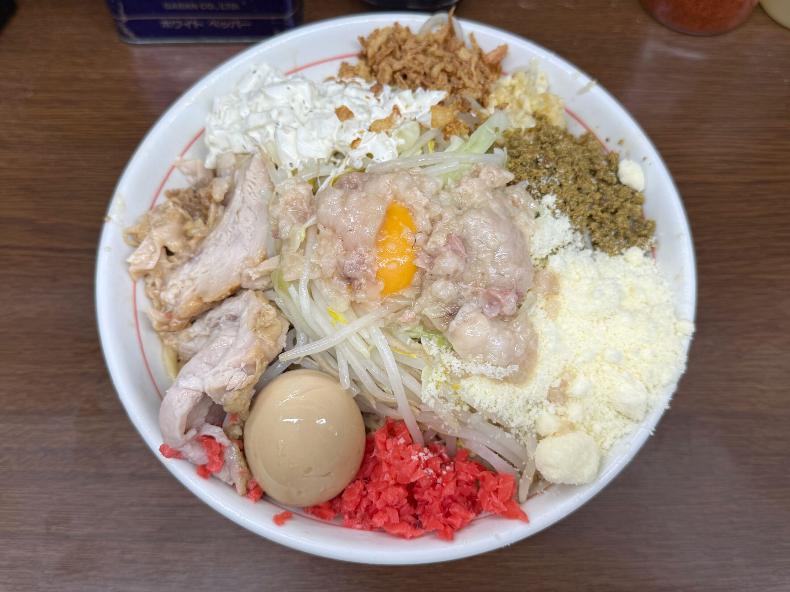小ラーメン(豚2枚)、汁なし、味つけ玉子、粉チーズ、【限定】タルタル
