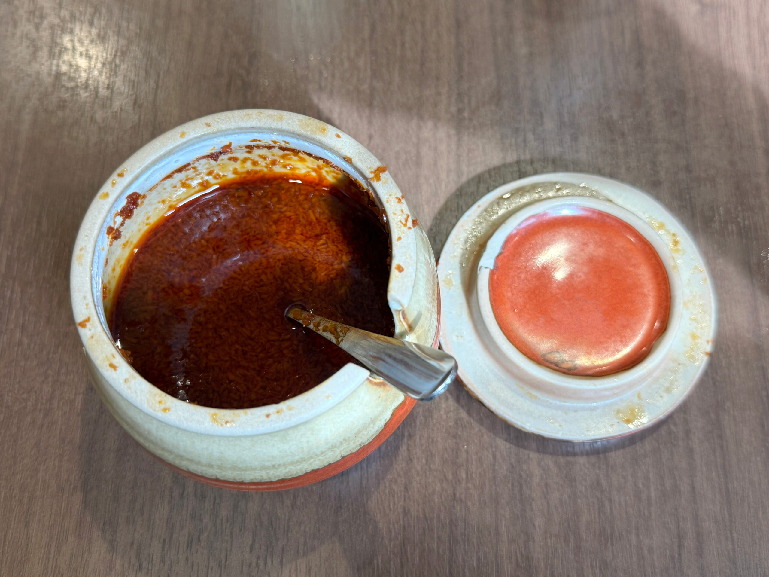 ココナッツを配合した特製タレ