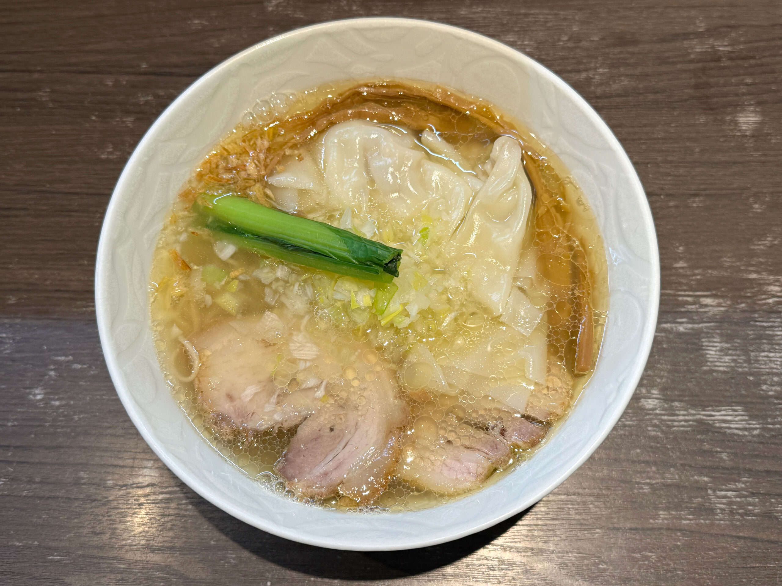塩ワンタン麺