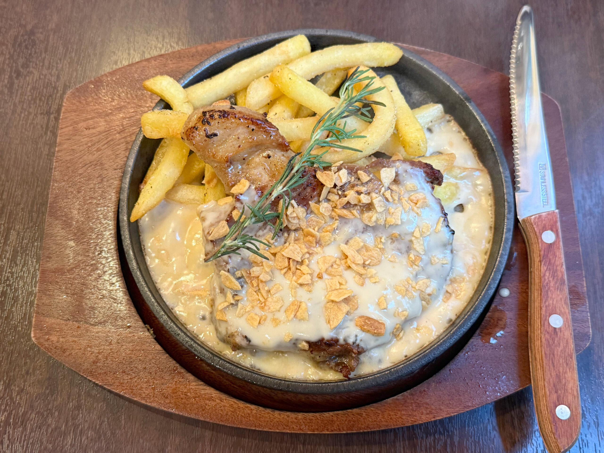 元気豚のグリル アイユクリームソース