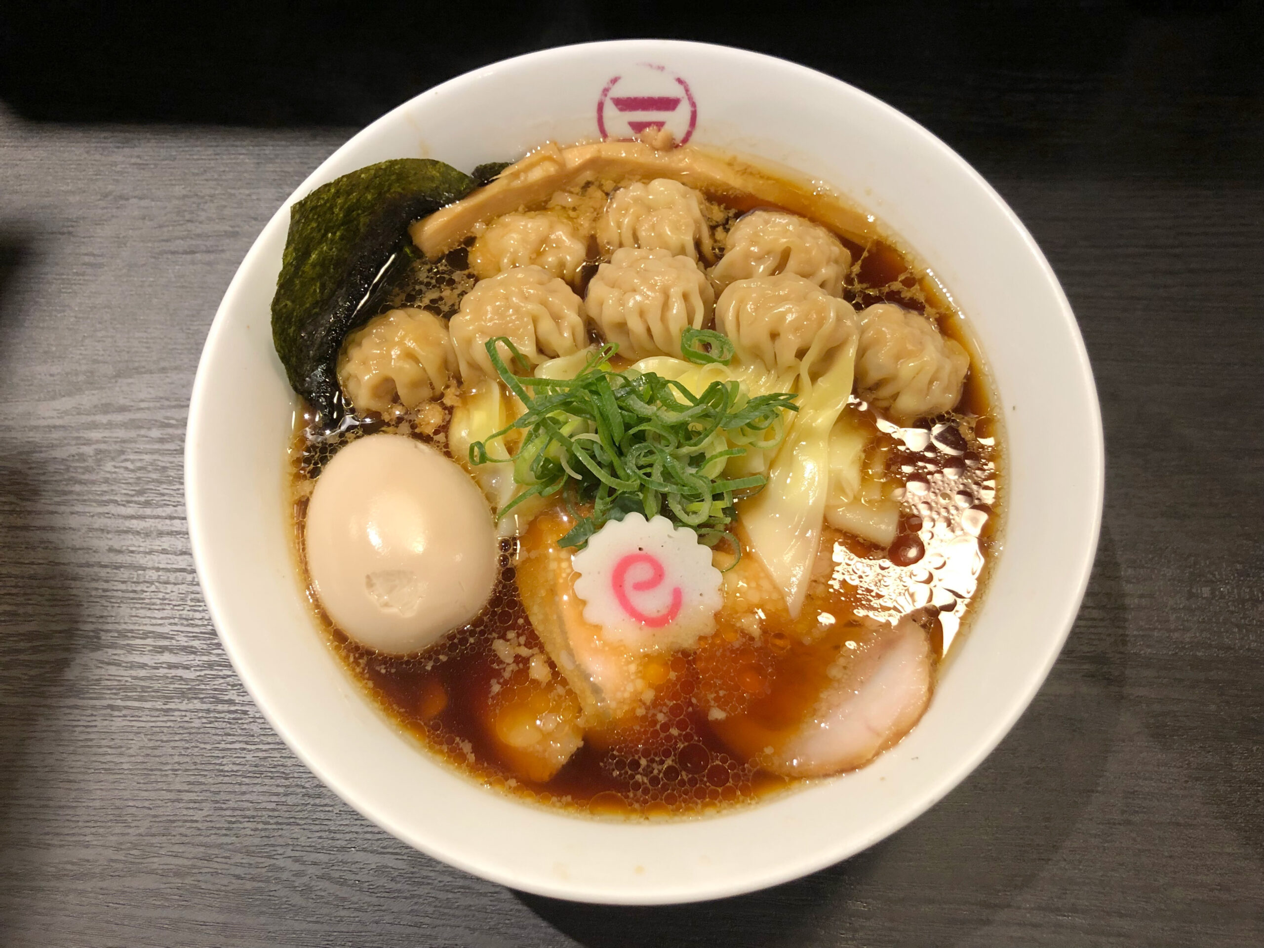 特生姜醤油そば 並、わんたん増し(5粒)